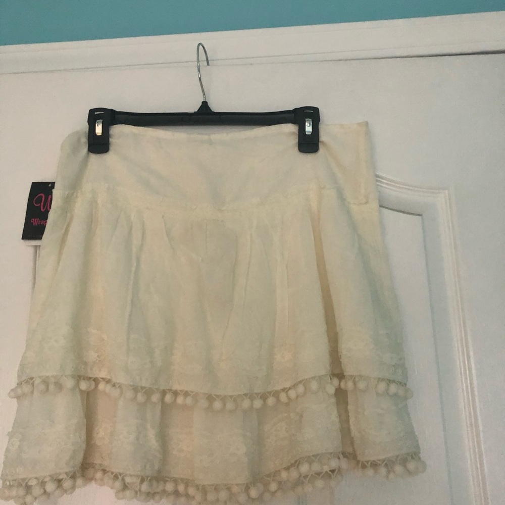 NWT juniors skirt size 9 two layers ruffled skirt